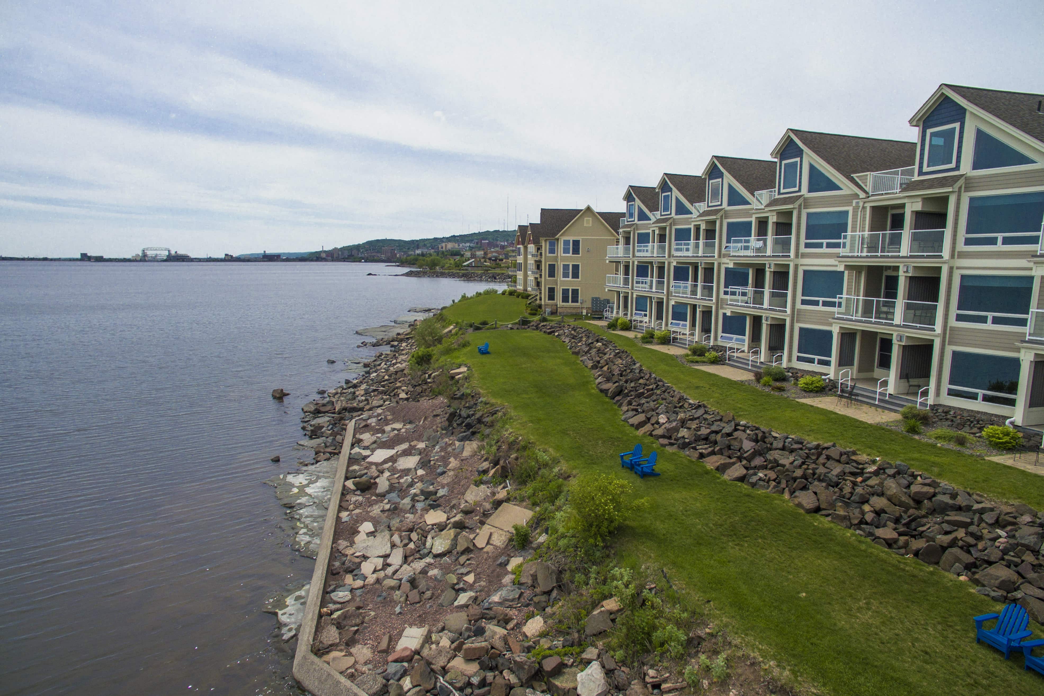 DJI_0007 Sunnier - Beacon Pointe | Duluth Lakeview Hotel On Lake ...